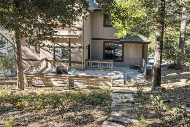 965 Sandalwood Drive, Lake Arrowhead, CA 92352