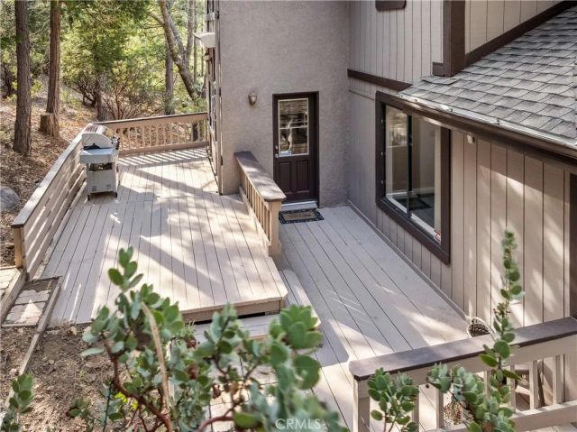965 Sandalwood Drive, Lake Arrowhead, CA 92352