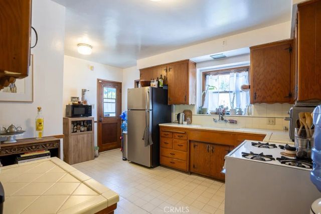 3735 Arbolada, Los Angeles, CA 90027