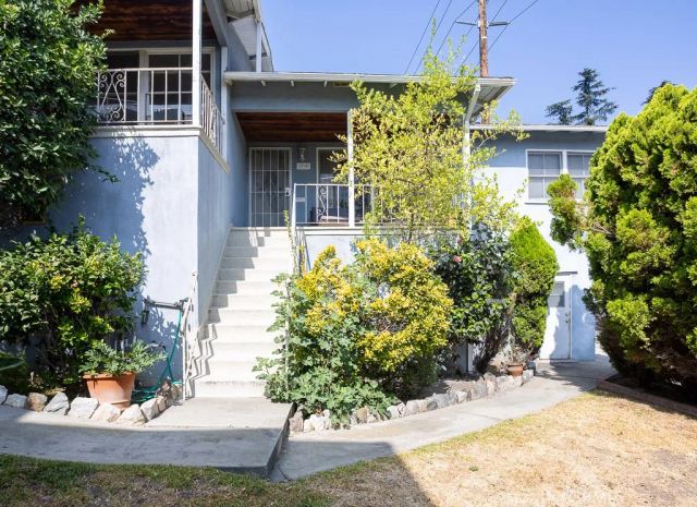 3735 Arbolada, Los Angeles, CA 90027