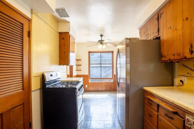 3735 Arbolada, Los Angeles, CA 90027