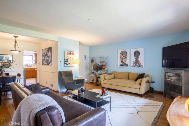 3735 Arbolada, Los Angeles, CA 90027