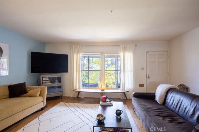 3735 Arbolada, Los Angeles, CA 90027