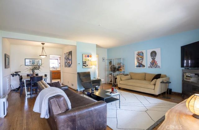 3735 Arbolada, Los Angeles, CA 90027