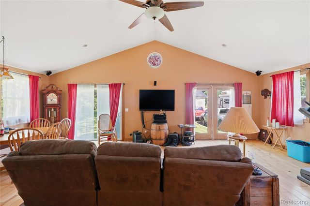 11583 Cape Cod Street, Taylor, MI 48180