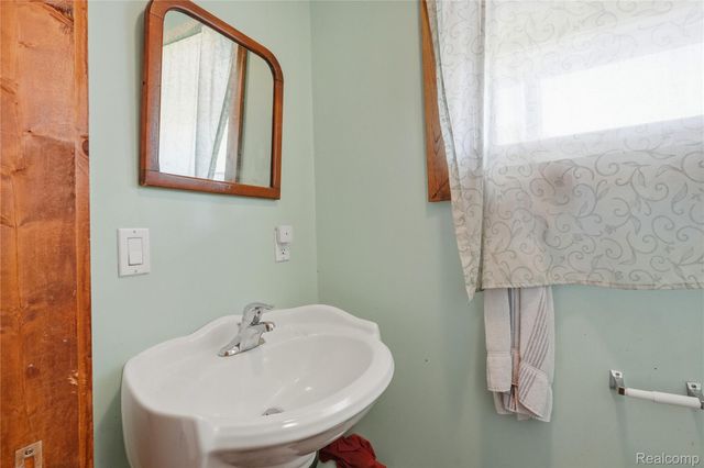 11583 Cape Cod Street, Taylor, MI 48180