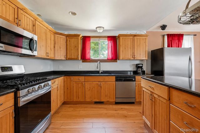 11583 Cape Cod Street, Taylor, MI 48180