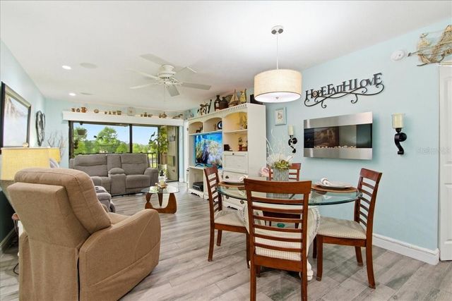 6111 LAKE POINTE DRIVE 202, Orlando, FL 32822