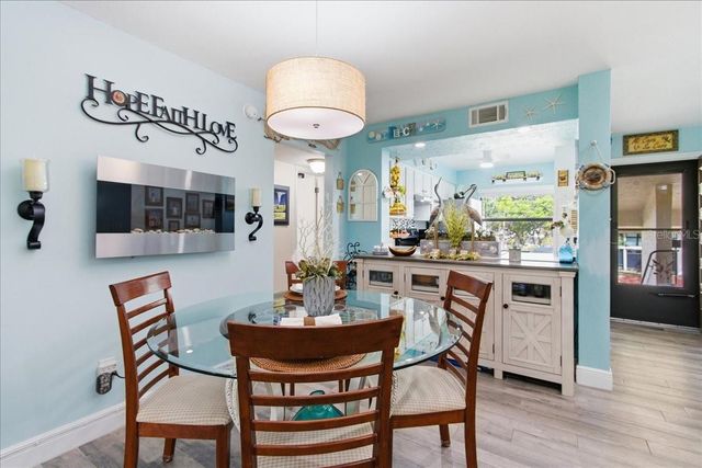 6111 LAKE POINTE DRIVE 202, Orlando, FL 32822