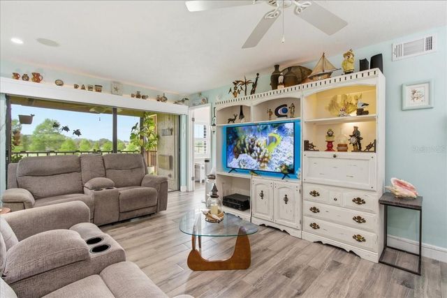 6111 LAKE POINTE DRIVE 202, Orlando, FL 32822