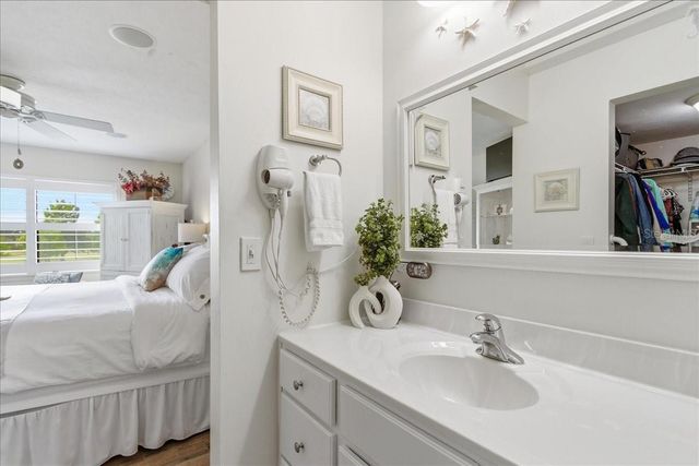 6111 LAKE POINTE DRIVE 202, Orlando, FL 32822