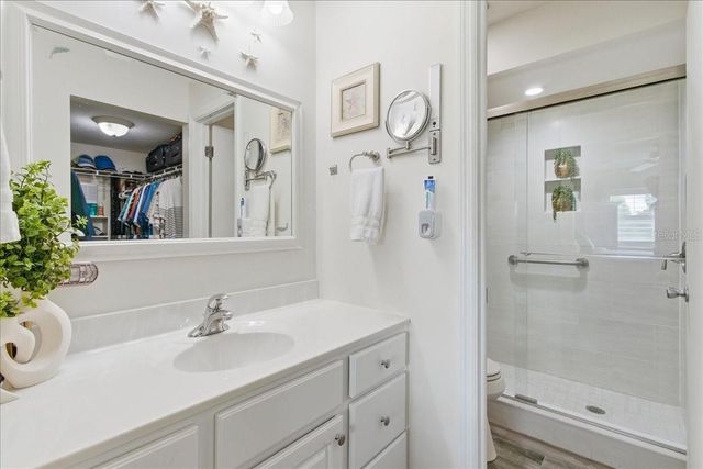 6111 LAKE POINTE DRIVE 202, Orlando, FL 32822