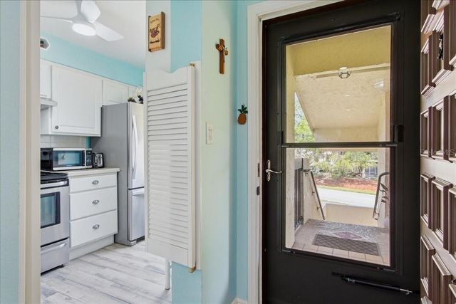 6111 LAKE POINTE DRIVE 202, Orlando, FL 32822