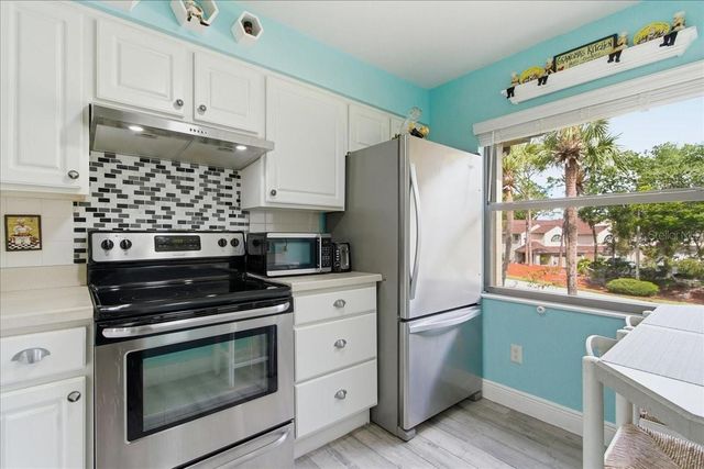 6111 LAKE POINTE DRIVE 202, Orlando, FL 32822