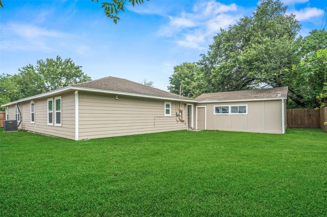 5755 Belvedere Street, Houston, TX 77021