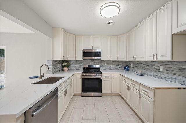 5755 Belvedere Street, Houston, TX 77021