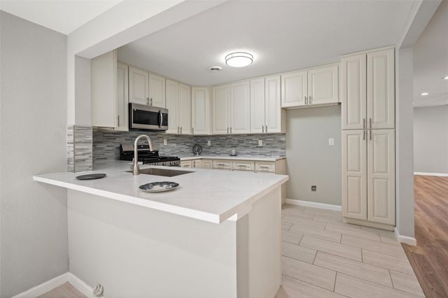 5755 Belvedere Street, Houston, TX 77021