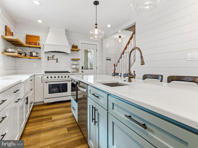 232 EDGEWOOD AVE, Audubon, NJ 08106