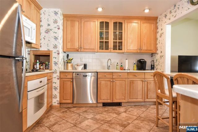 31 Susan Avenue, Midland Park, NJ 07432