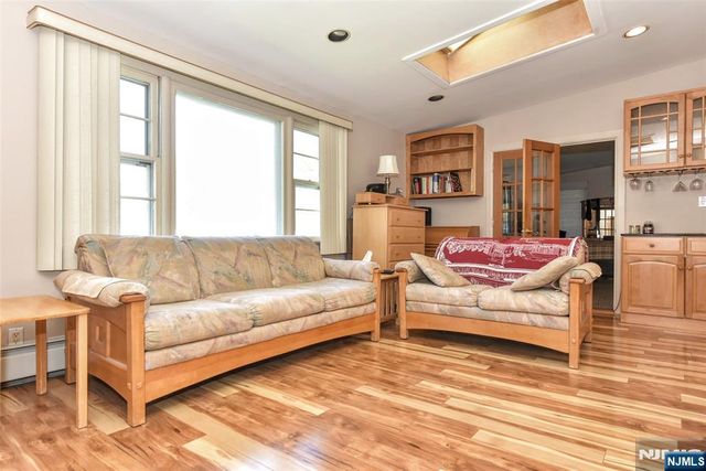 31 Susan Avenue, Midland Park, NJ 07432