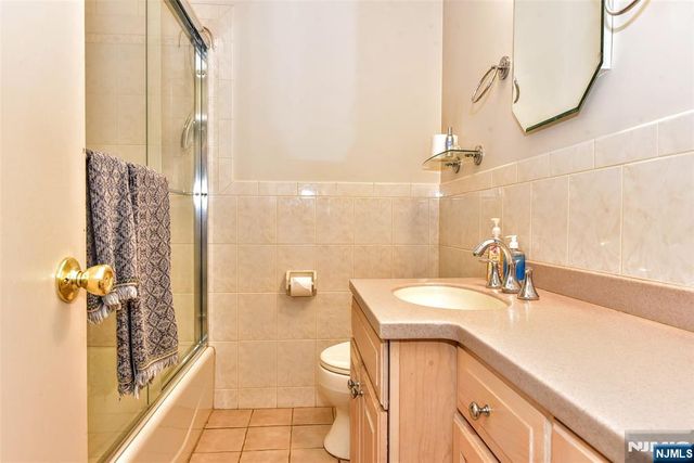 31 Susan Avenue, Midland Park, NJ 07432