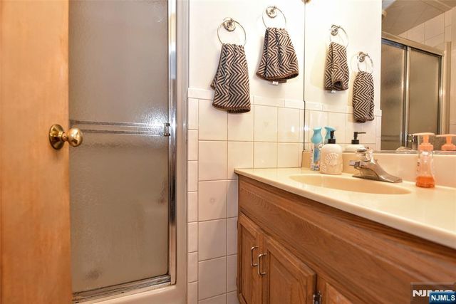 31 Susan Avenue, Midland Park, NJ 07432