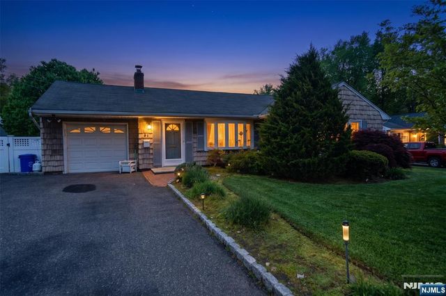 31 Susan Avenue, Midland Park, NJ 07432