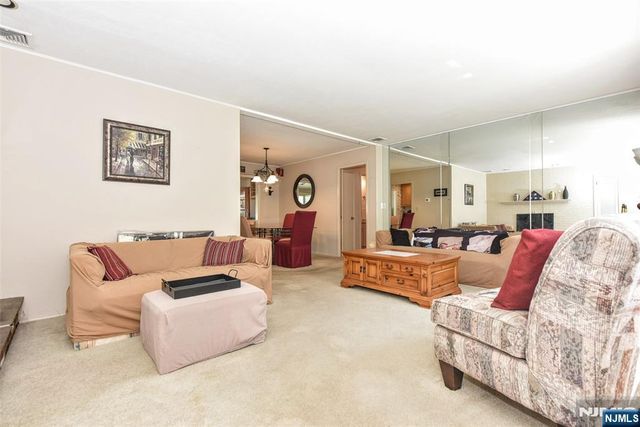 31 Susan Avenue, Midland Park, NJ 07432