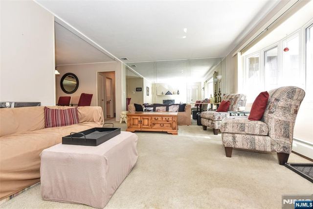 31 Susan Avenue, Midland Park, NJ 07432