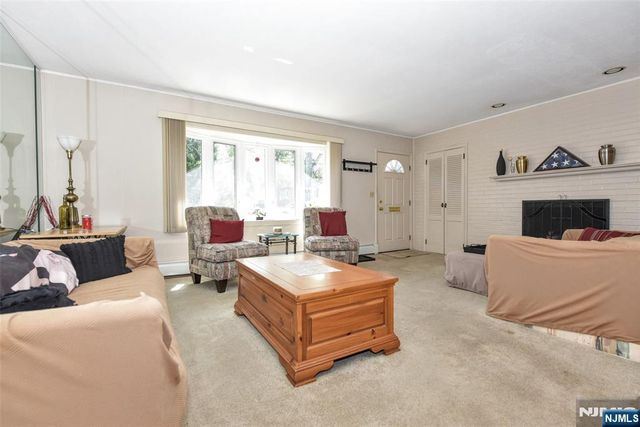 31 Susan Avenue, Midland Park, NJ 07432
