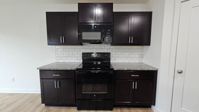 608 N Cheyenne Valley Road, Nixa, MO 65714