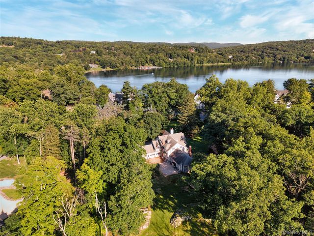 102 W Lake Road, Tuxedo Park, NY 10987