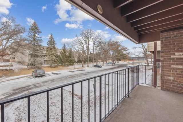 7500 Cahill Road 105C, Edina, MN 55439