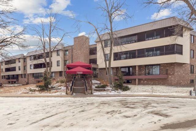 7500 Cahill Road 105C, Edina, MN 55439