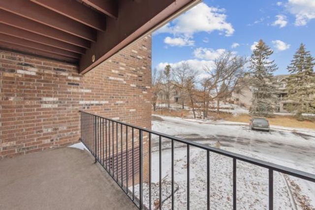 7500 Cahill Road 105C, Edina, MN 55439