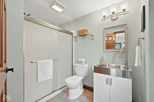900 Ln 105 Lake James, Angola, IN 46703