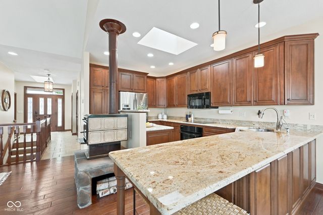 900 Ln 105 Lake James, Angola, IN 46703
