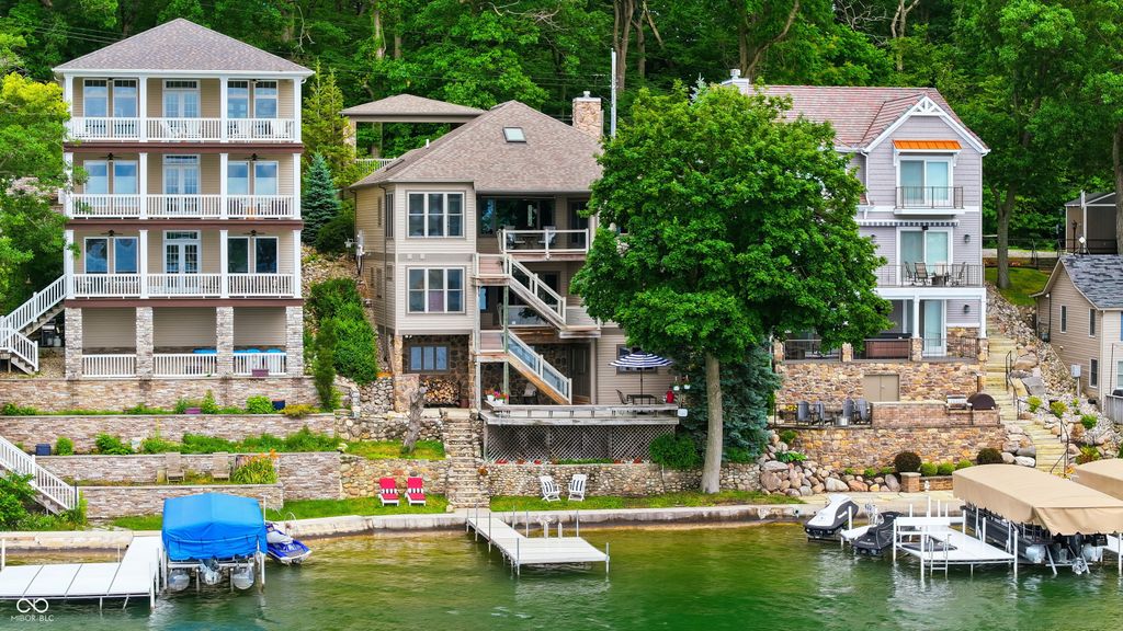 900 Ln 105 Lake James, Angola, IN 46703