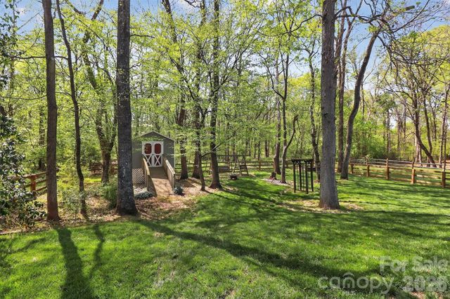 10729 Schooner Bay Lane, Charlotte, NC 28215