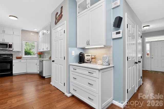 10729 Schooner Bay Lane, Charlotte, NC 28215