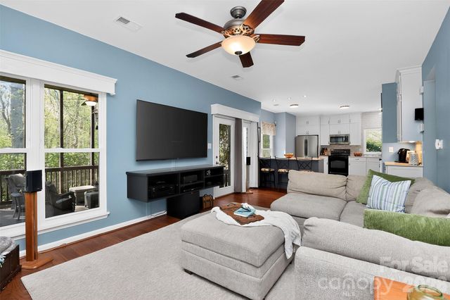 10729 Schooner Bay Lane, Charlotte, NC 28215