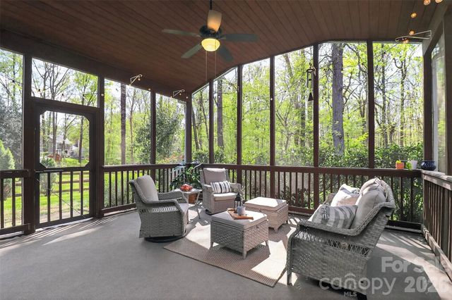 10729 Schooner Bay Lane, Charlotte, NC 28215