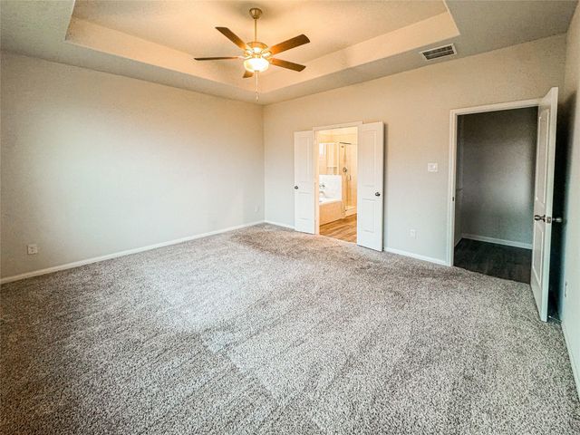 502 Turtle Dove Dr, Sealy, TX 77474