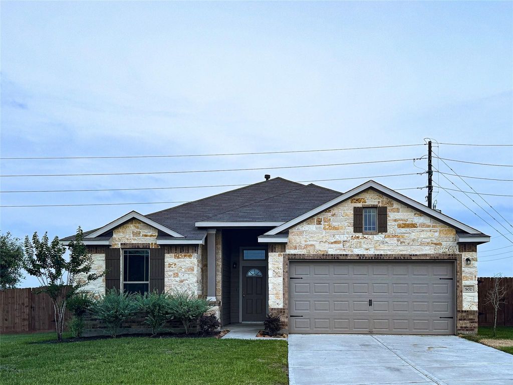 502 Turtle Dove Dr, Sealy, TX 77474