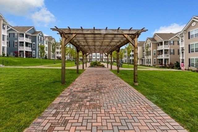 1008 Bradish Ln 1008, Westborough, MA 01581