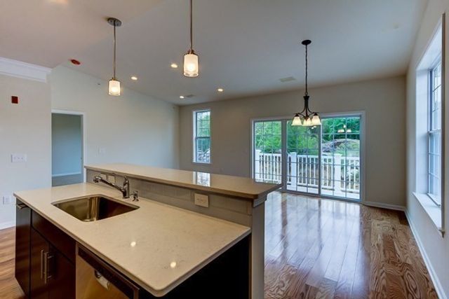 1008 Bradish Ln 1008, Westborough, MA 01581