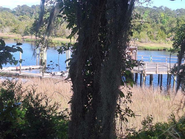 1642 Riverview Dr., Little River, SC 29566