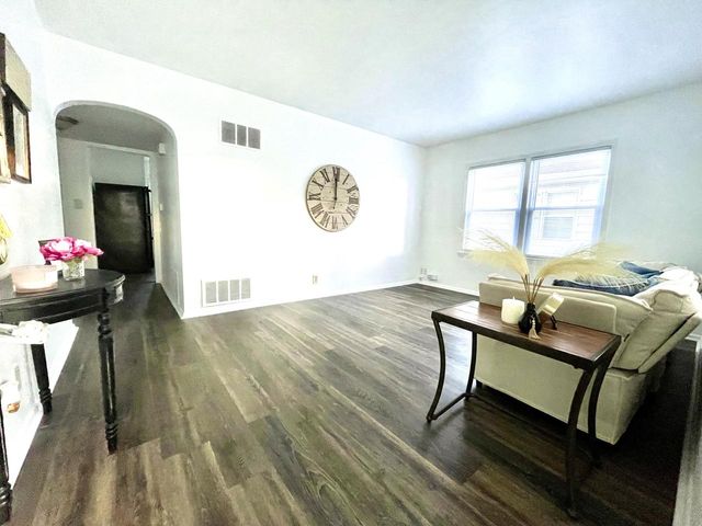 3526 N 77th STREET, Milwaukee, WI 53222