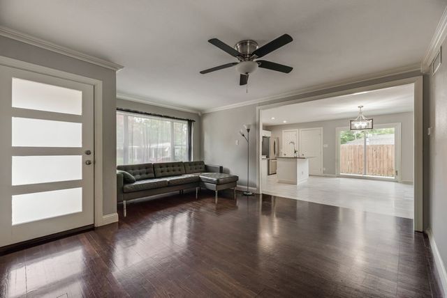 6742 Hialeah Drive, Dallas, TX 75214