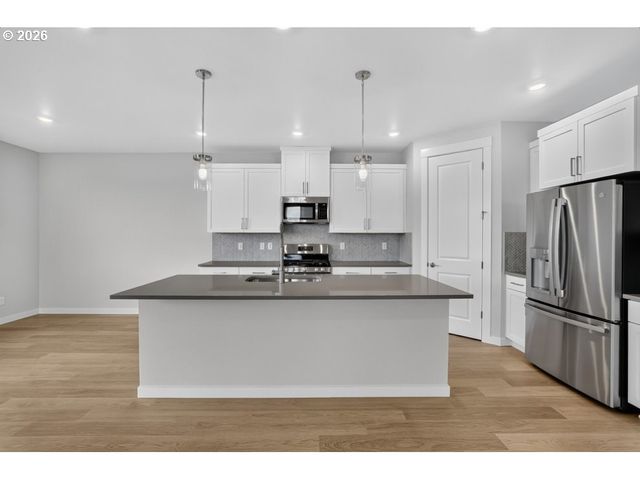 3793 Sw PHYLLIS Ave, Gresham, OR 97080